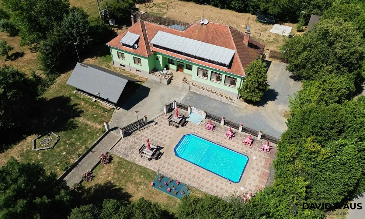 Prodej rodinného domu 542 m², pozemek 4003 m²